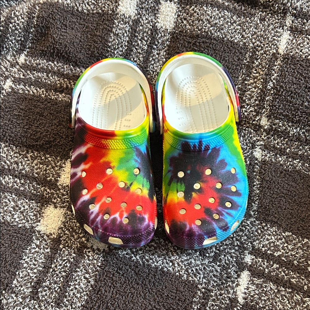 CROCS Vibrant Tie-Dye Sandals